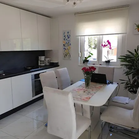 Lungo Mare Apartamento Pula